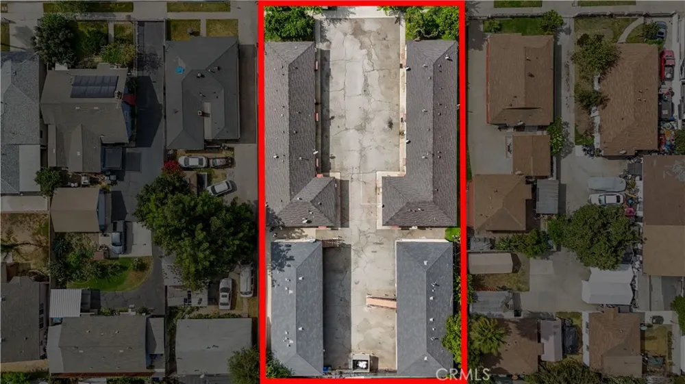 3823 Walnut Cudahy, CA 90201