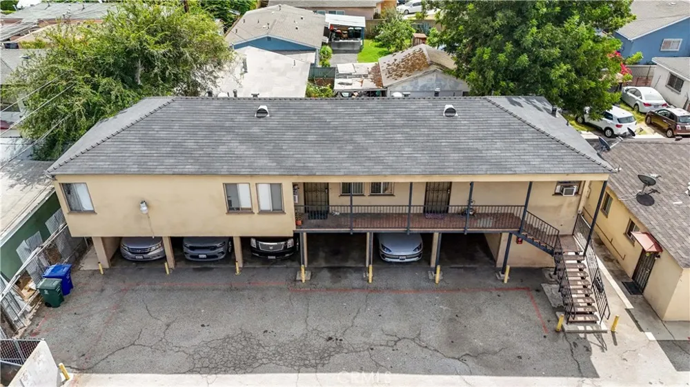 3823 Walnut Cudahy, CA 90201