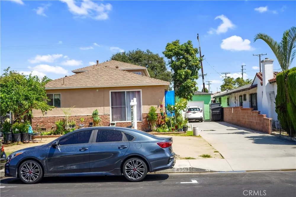 4959 E 60th Maywood, CA 90270