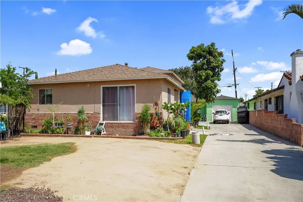 4959 E 60th Maywood, CA 90270