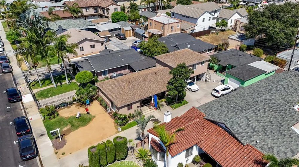 4959 E 60th Maywood, CA 90270