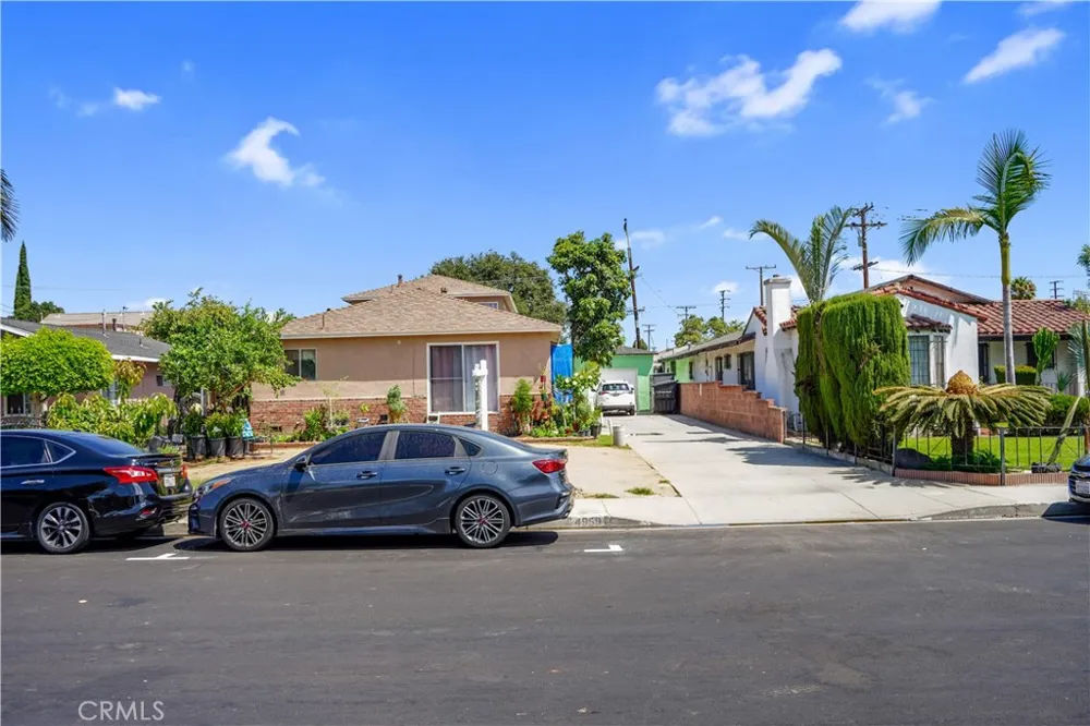 4959 E 60th Maywood, CA 90270