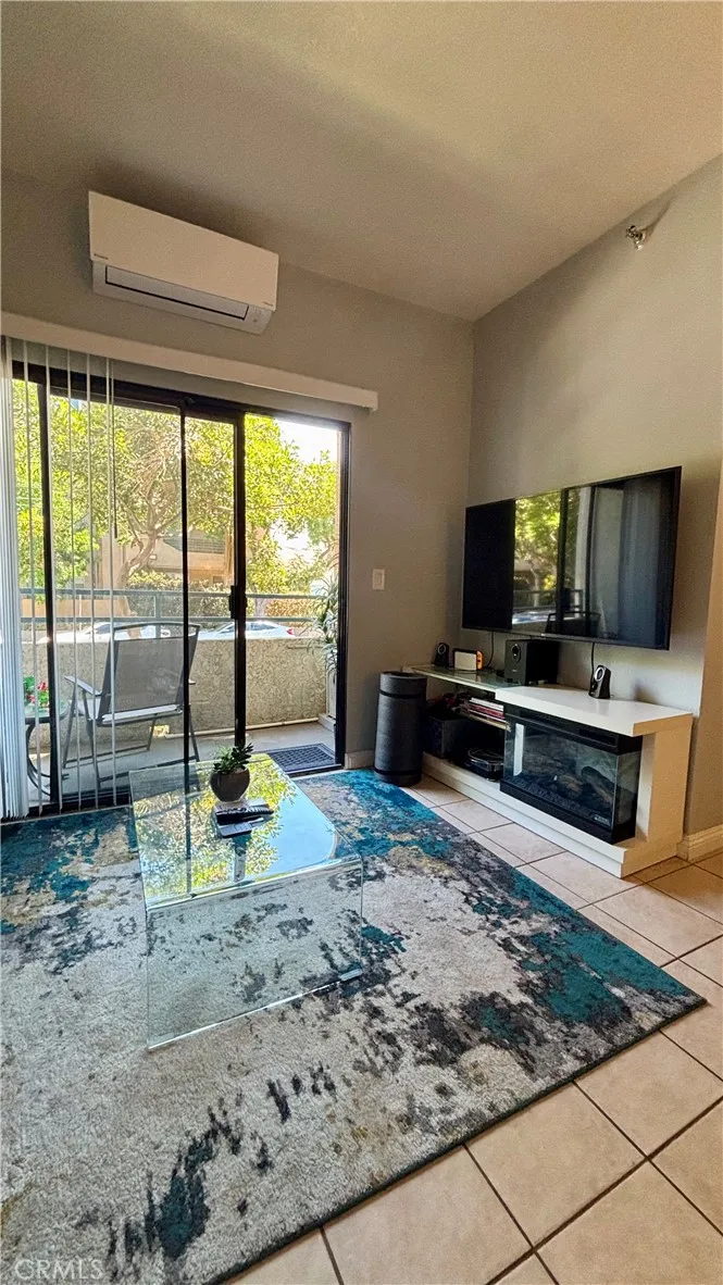 720 W 4th #114 Long Beach, CA 90802