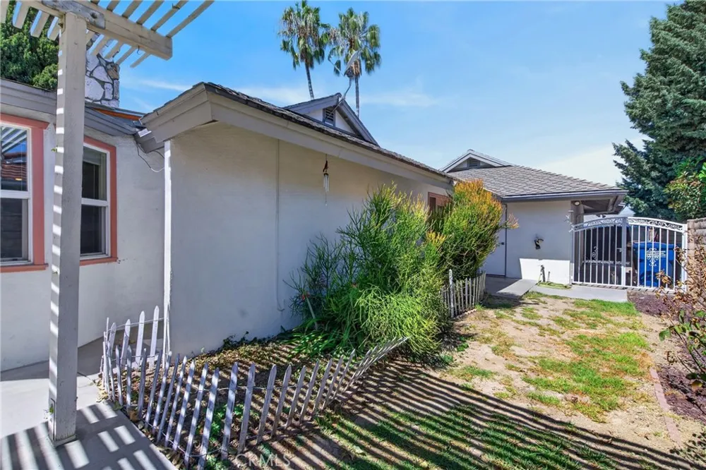 2610 El Volcan Hacienda Heights, CA 91745