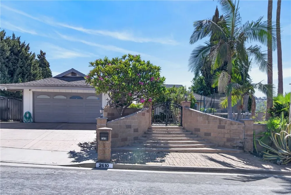 2610 El Volcan Hacienda Heights, CA 91745