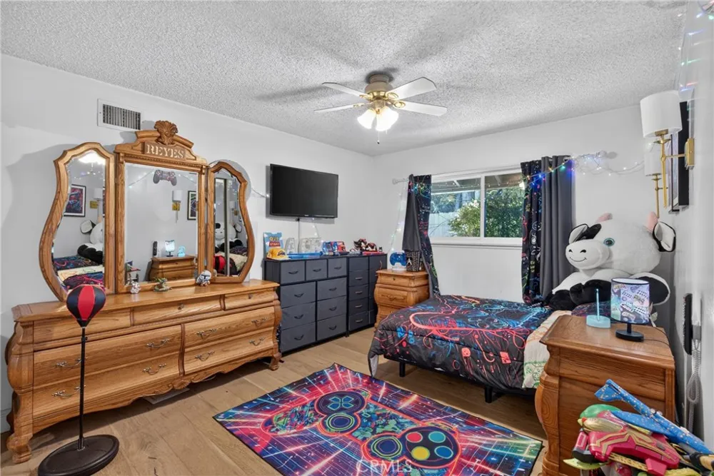 2610 El Volcan Hacienda Heights, CA 91745