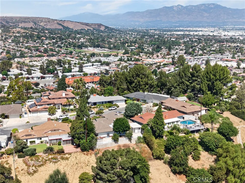2610 El Volcan Hacienda Heights, CA 91745