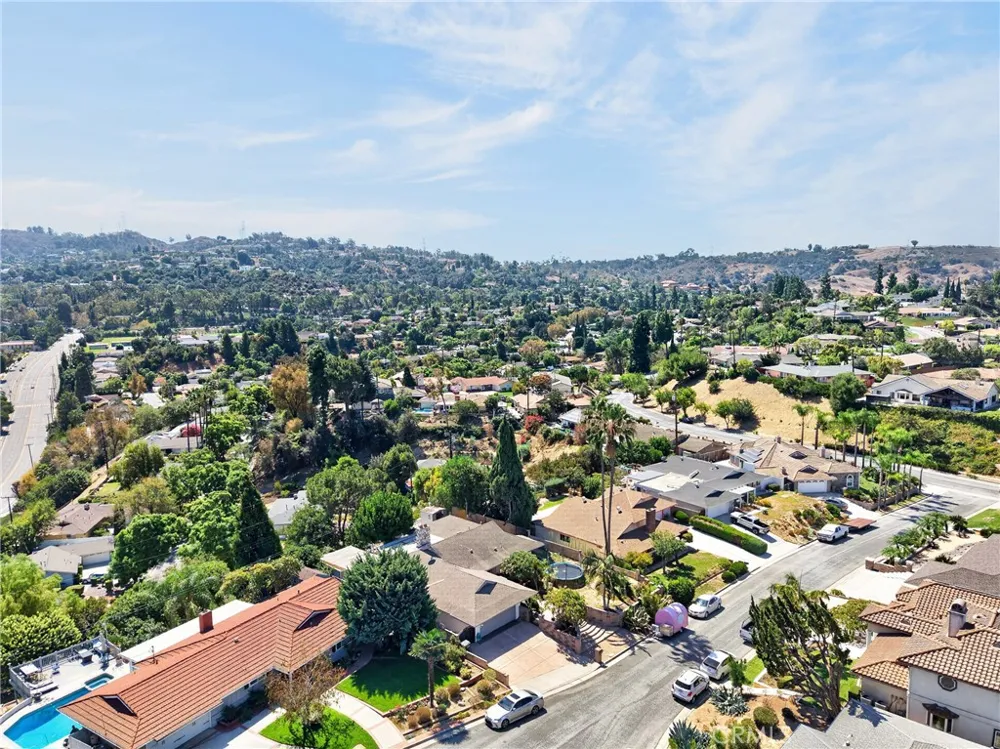2610 El Volcan Hacienda Heights, CA 91745