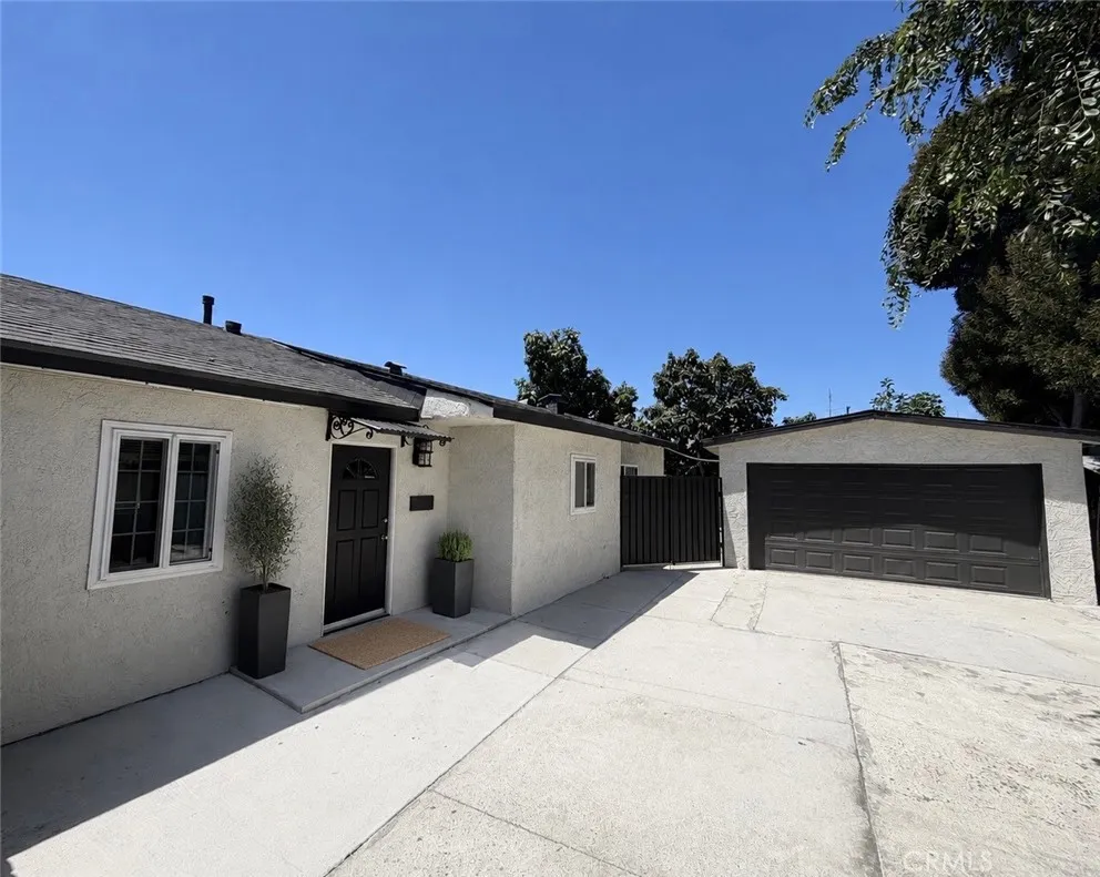 10515 Firmona Lennox, CA 90304