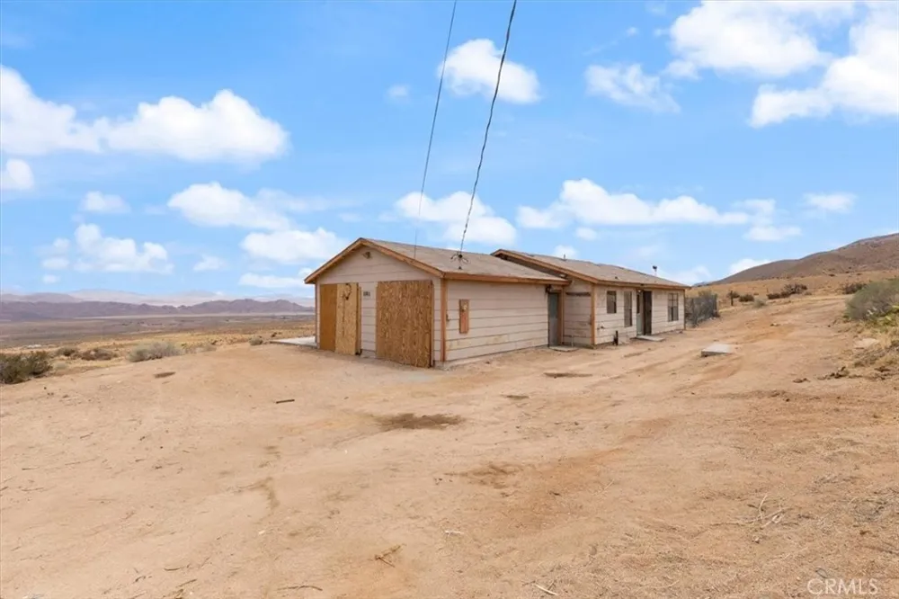 8885 Corto Road Apple Valley, CA 92308