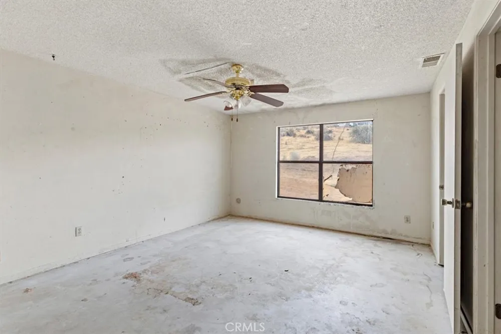 8885 Corto Road Apple Valley, CA 92308