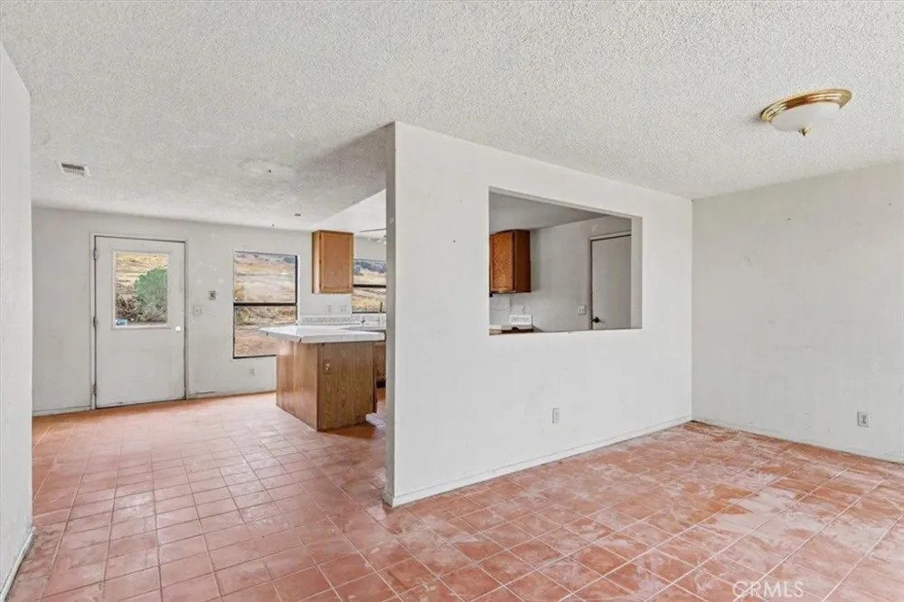 8885 Corto Road Apple Valley, CA 92308