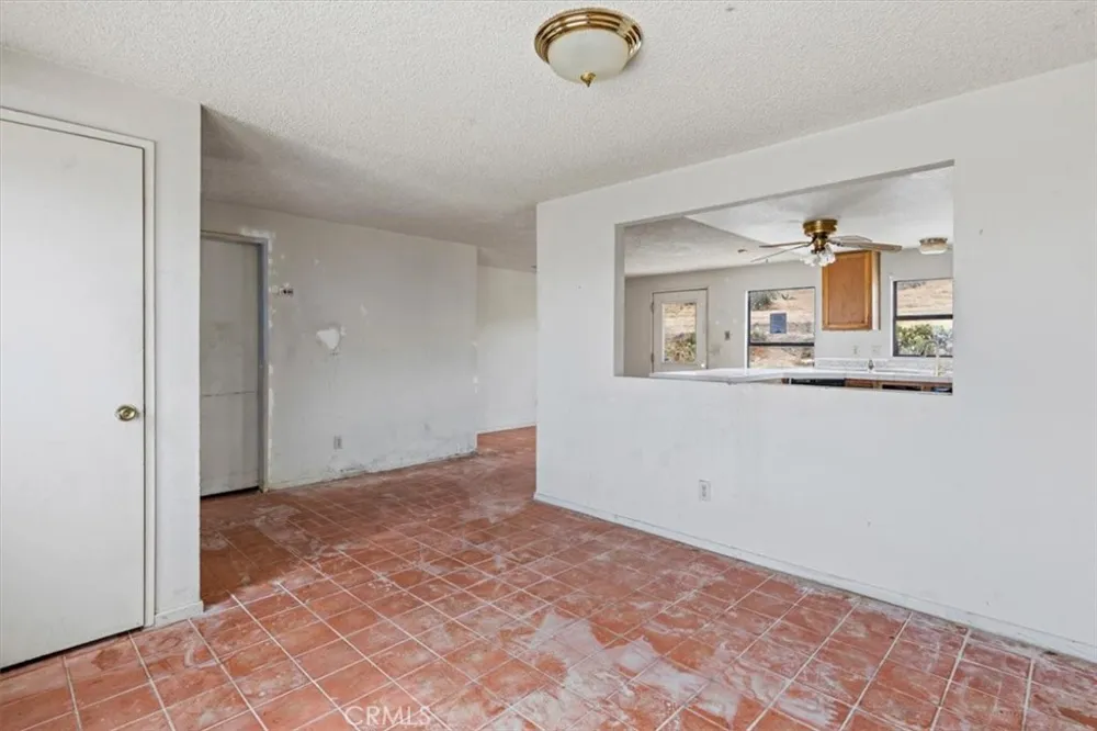 8885 Corto Road Apple Valley, CA 92308
