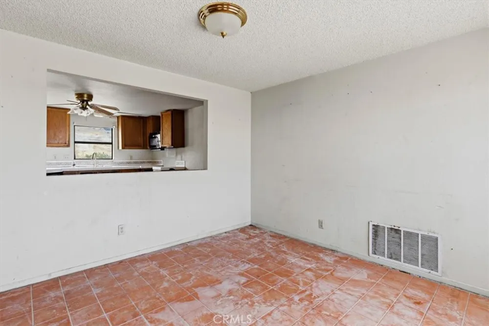 8885 Corto Road Apple Valley, CA 92308
