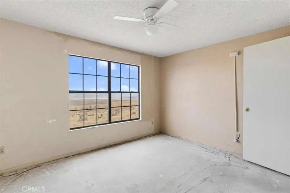 8885 Corto Road Apple Valley, CA 92308