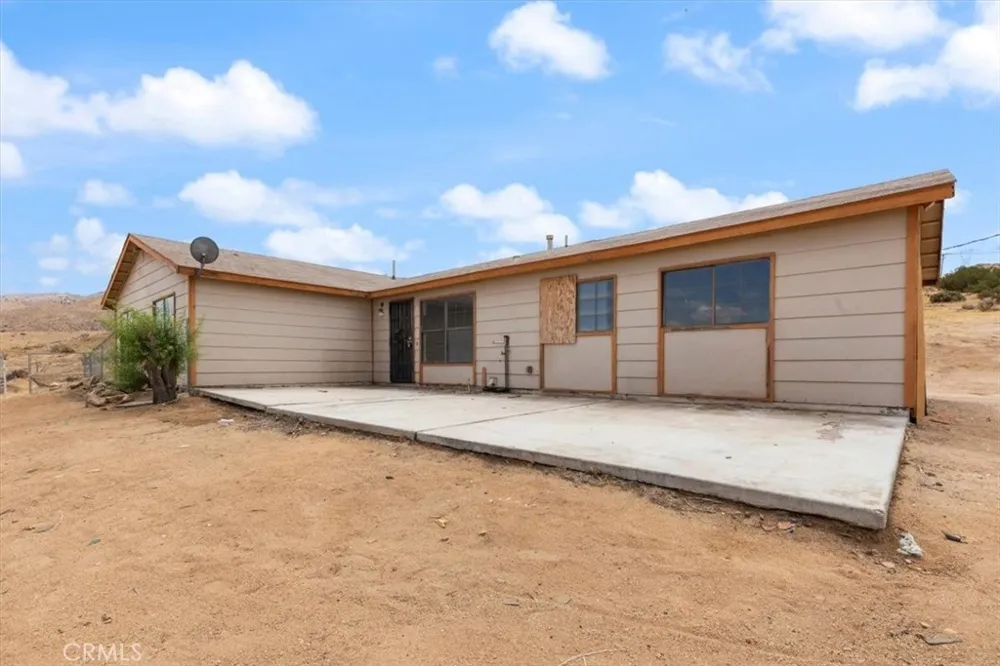 8885 Corto Road Apple Valley, CA 92308