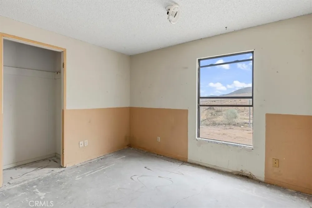 8885 Corto Road Apple Valley, CA 92308