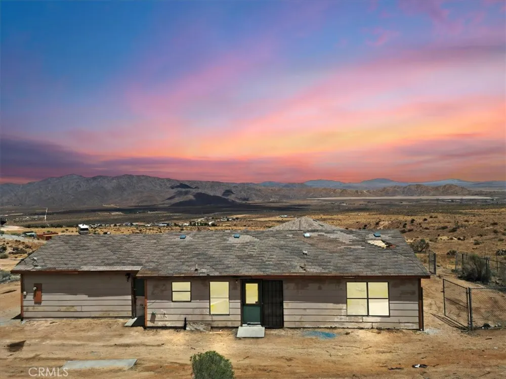 8885 Corto Road Apple Valley, CA 92308