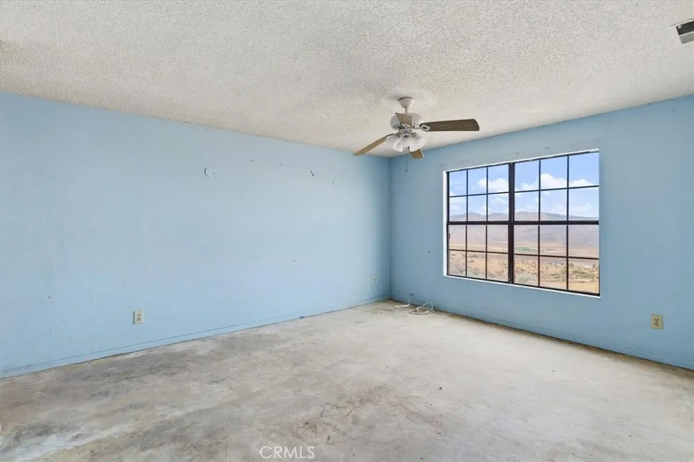 8885 Corto Road Apple Valley, CA 92308