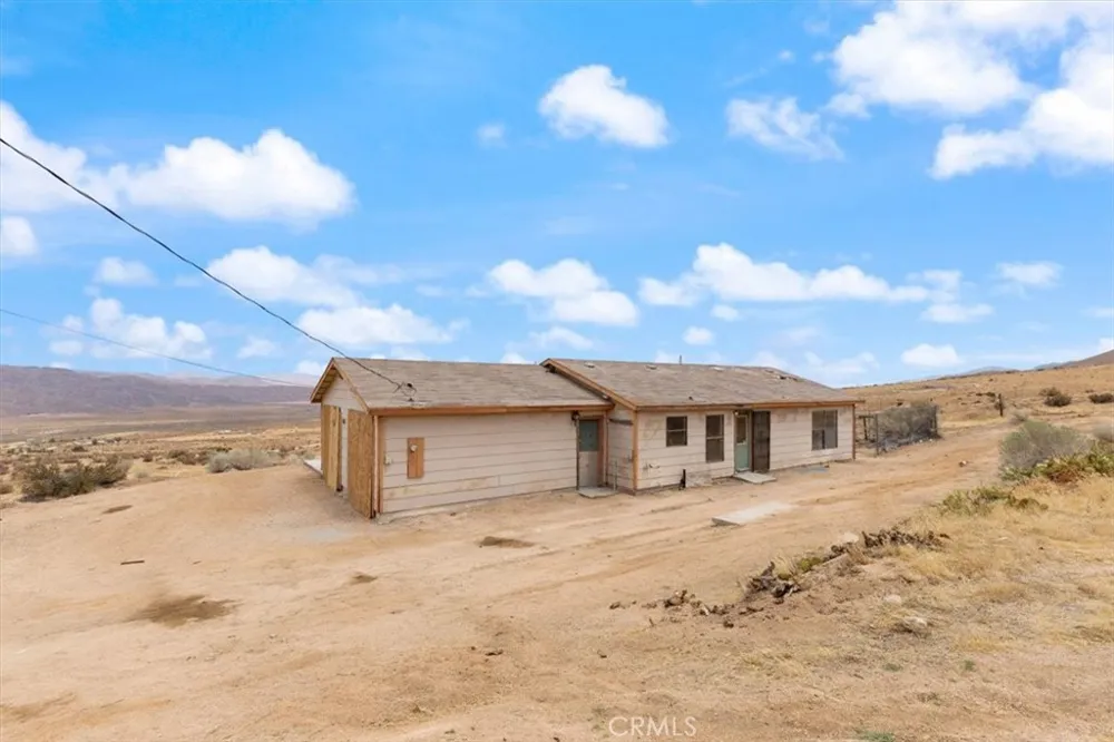 8885 Corto Road Apple Valley, CA 92308