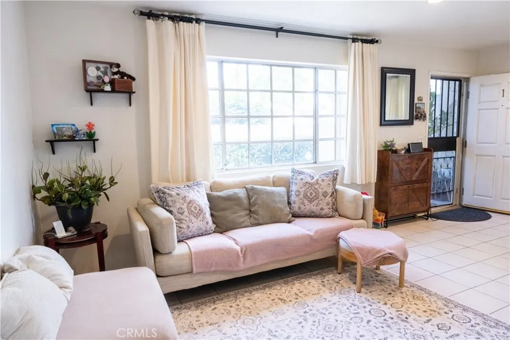 13949 Arthur Avenue #1 Paramount, CA 90723