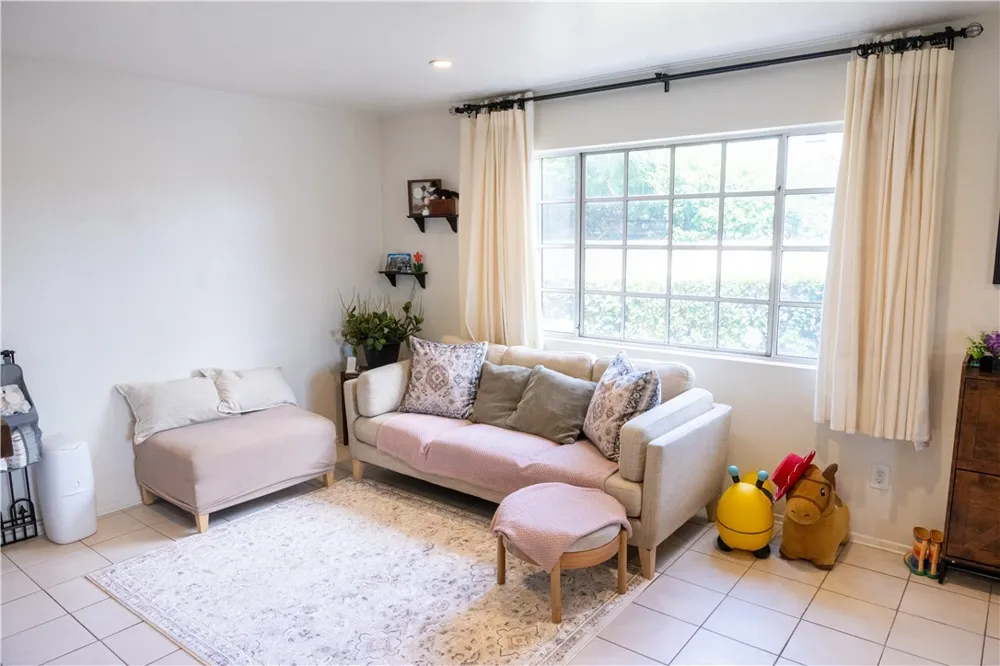 13949 Arthur Avenue #1 Paramount, CA 90723