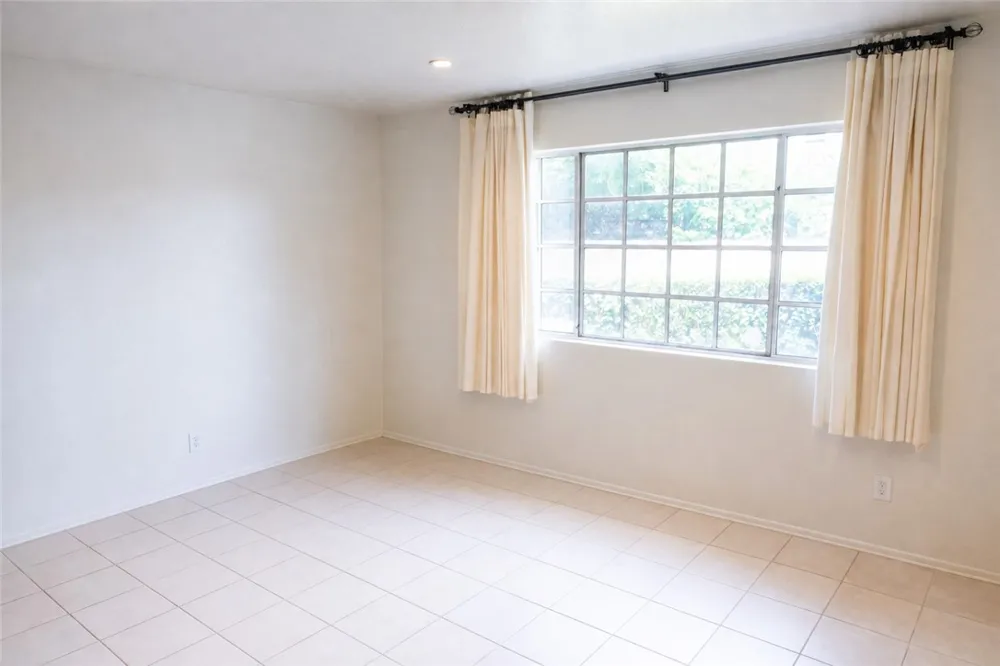 13949 Arthur Avenue #1 Paramount, CA 90723