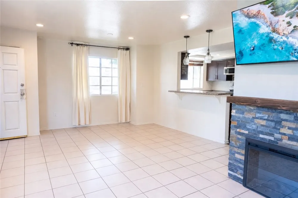 13949 Arthur Avenue #1 Paramount, CA 90723