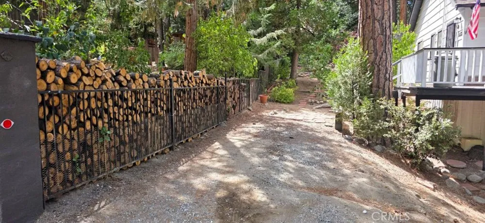 25253 Nestwa Trail Idyllwild, CA 92549