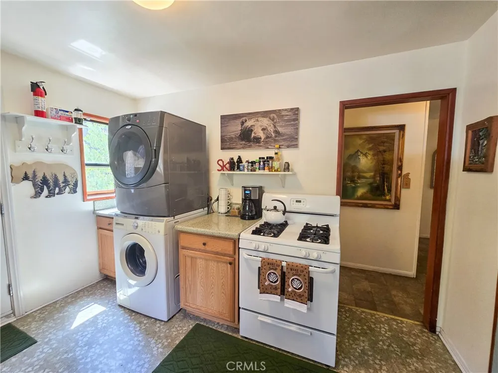 25253 Nestwa Trail Idyllwild, CA 92549