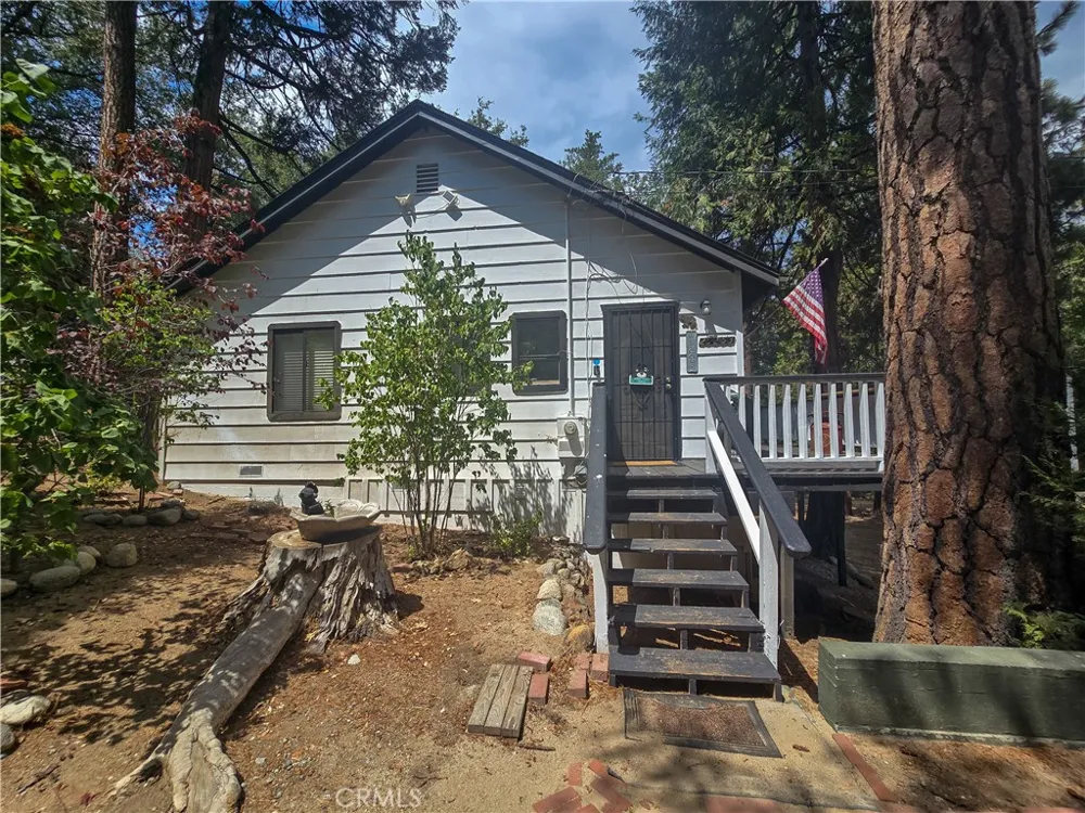 25253 Nestwa Trail Idyllwild, CA 92549