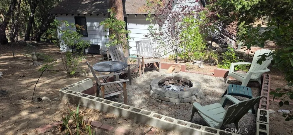 25253 Nestwa Trail Idyllwild, CA 92549