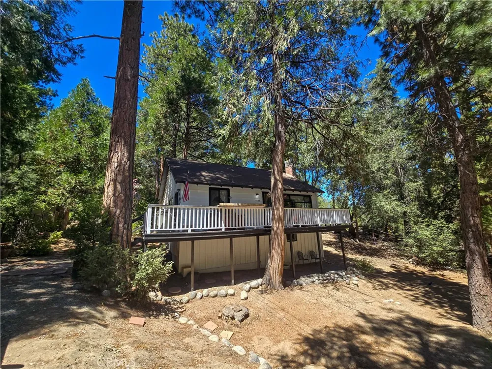 25253 Nestwa Trail Idyllwild, CA 92549