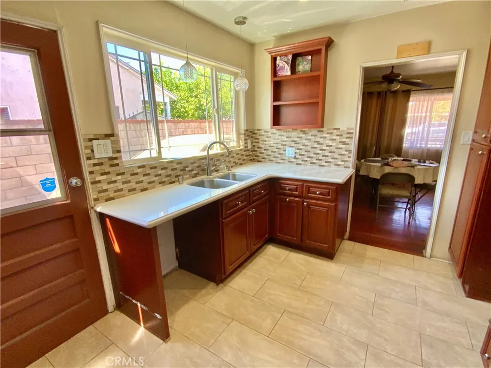 10826 Maidstone Santa Fe Springs, CA 90670