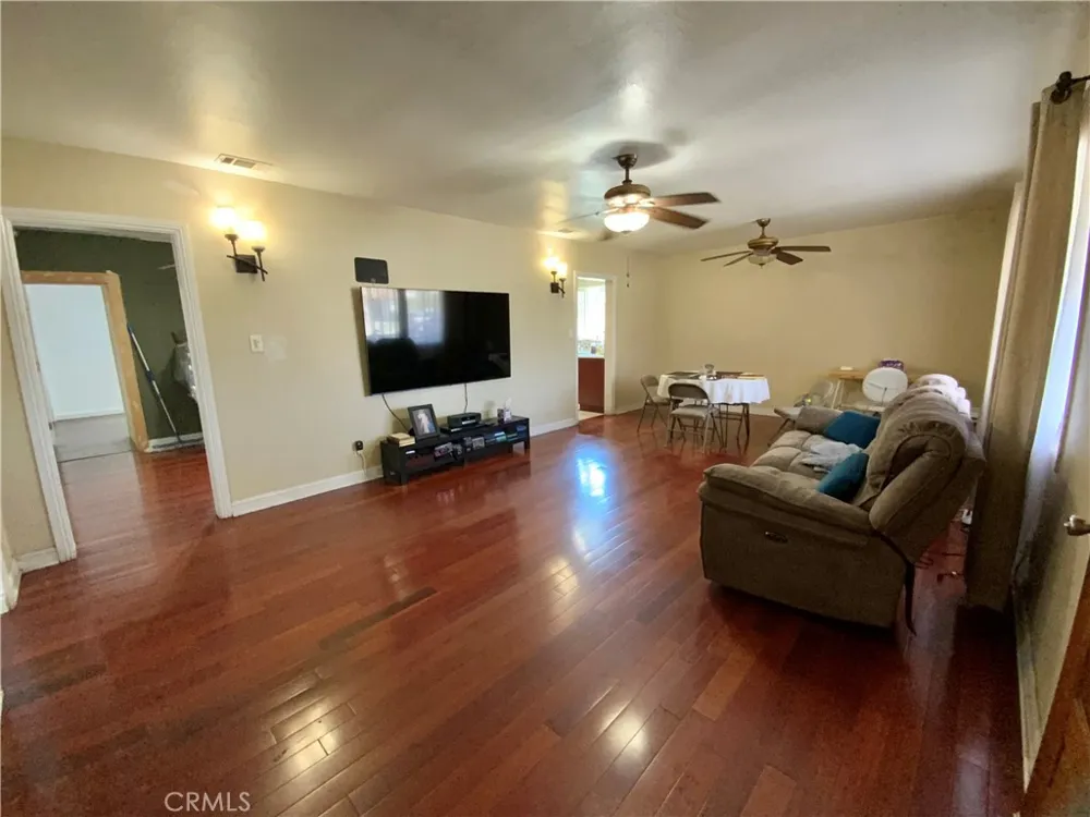 10826 Maidstone Santa Fe Springs, CA 90670