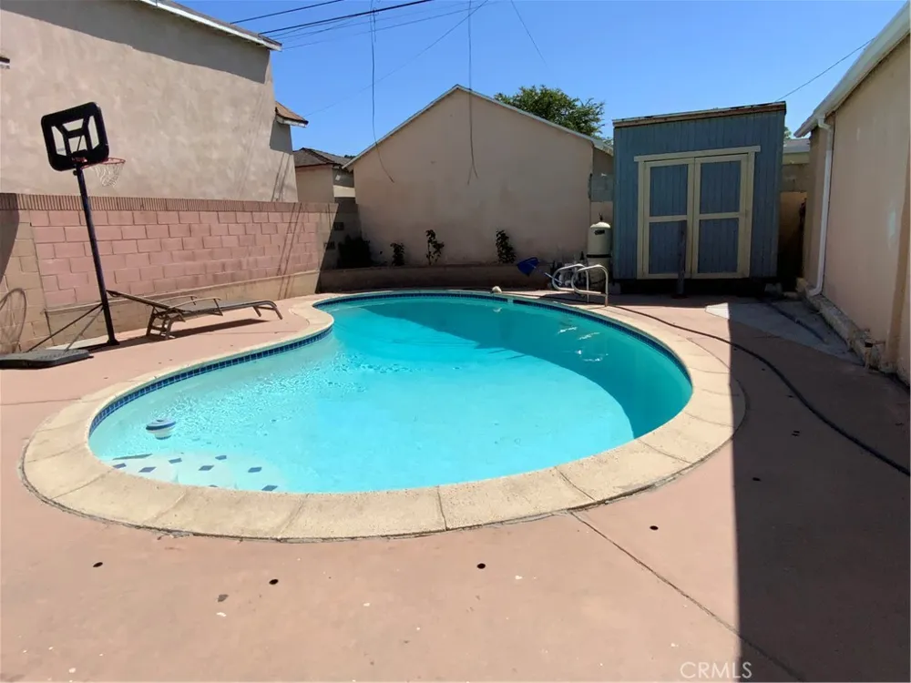 10826 Maidstone Santa Fe Springs, CA 90670