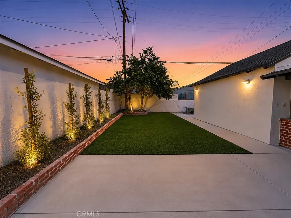 10740 Shellyfield Downey, CA 90241