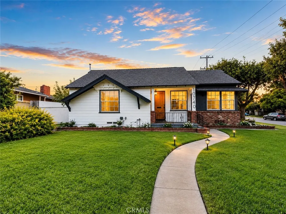 10740 Shellyfield Downey, CA 90241
