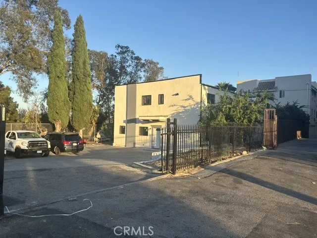 5210 Oakland Los Angeles, CA 90032