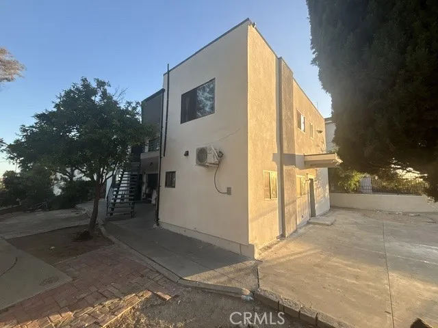 5210 Oakland Los Angeles, CA 90032