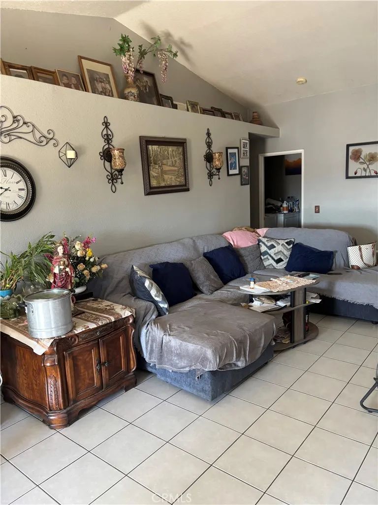 11720 Portola Court Adelanto, CA 92301