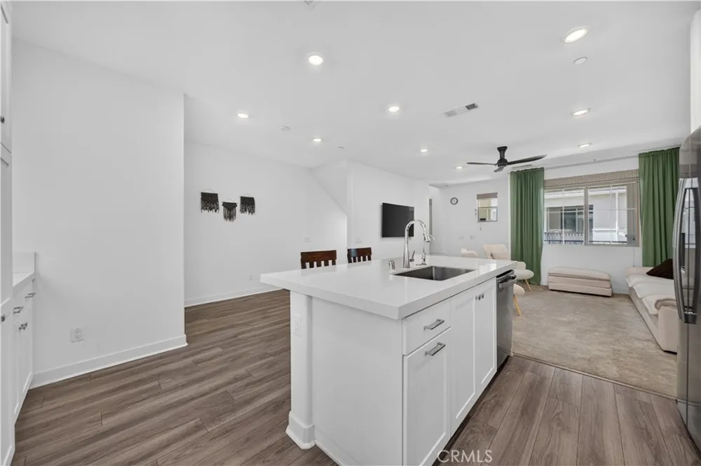 511 Tamarind Way #E West Covina, CA 91791