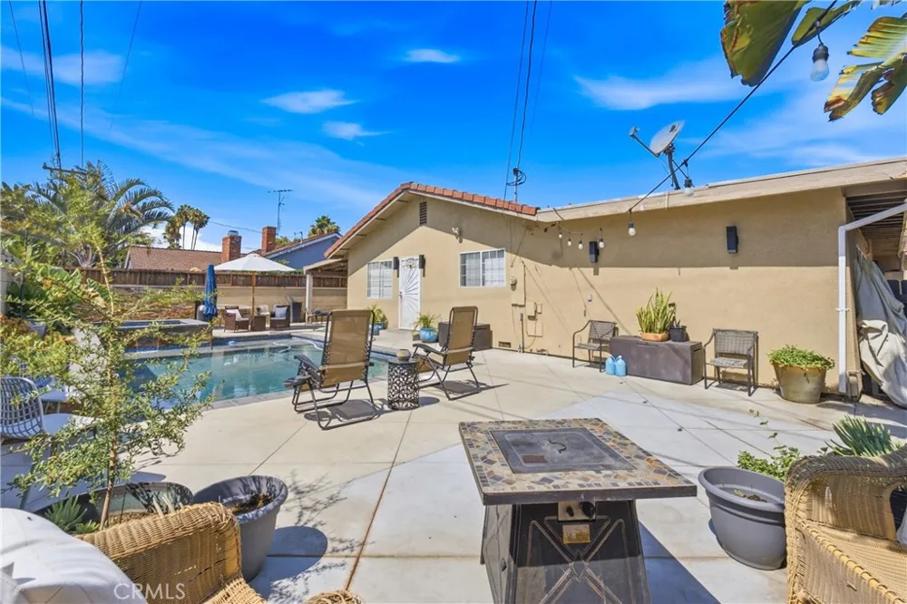 11512 Samoline Downey, CA 90241