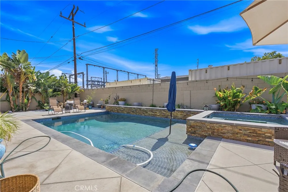 11512 Samoline Downey, CA 90241