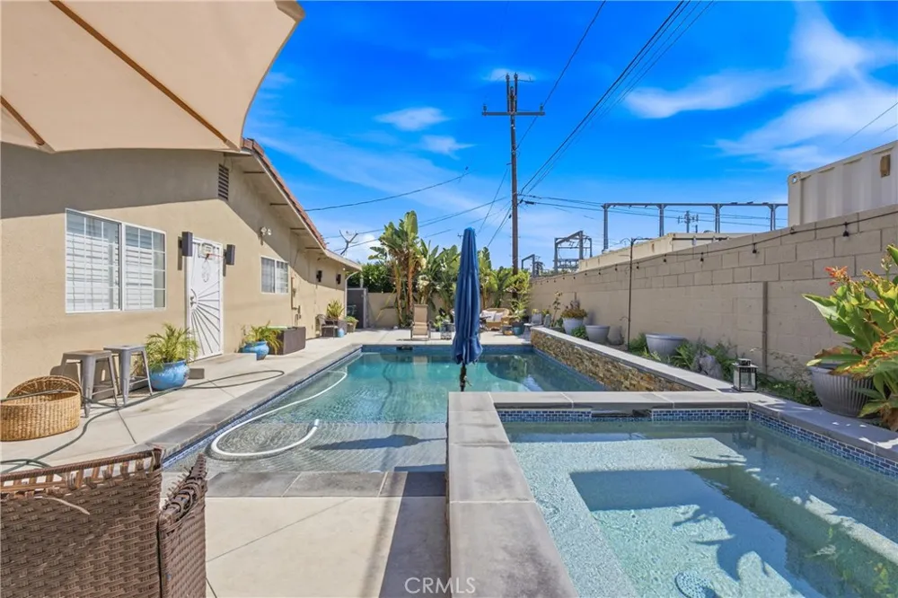 11512 Samoline Downey, CA 90241