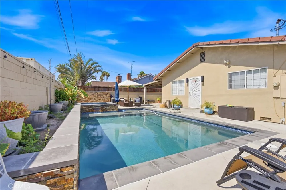 11512 Samoline Downey, CA 90241