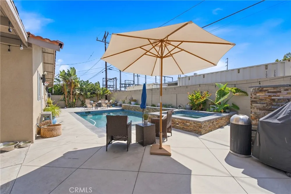 11512 Samoline Downey, CA 90241