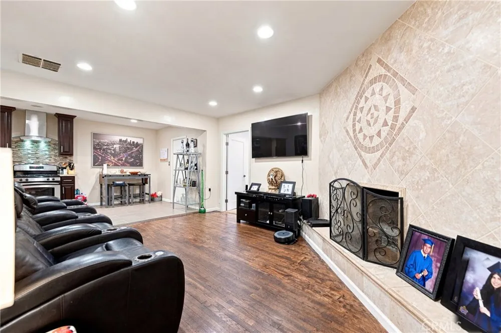 11512 Samoline Downey, CA 90241