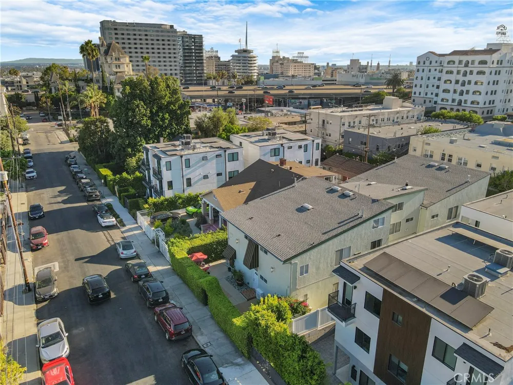 1943 Vista Del Mar Los Angeles, CA 90068
