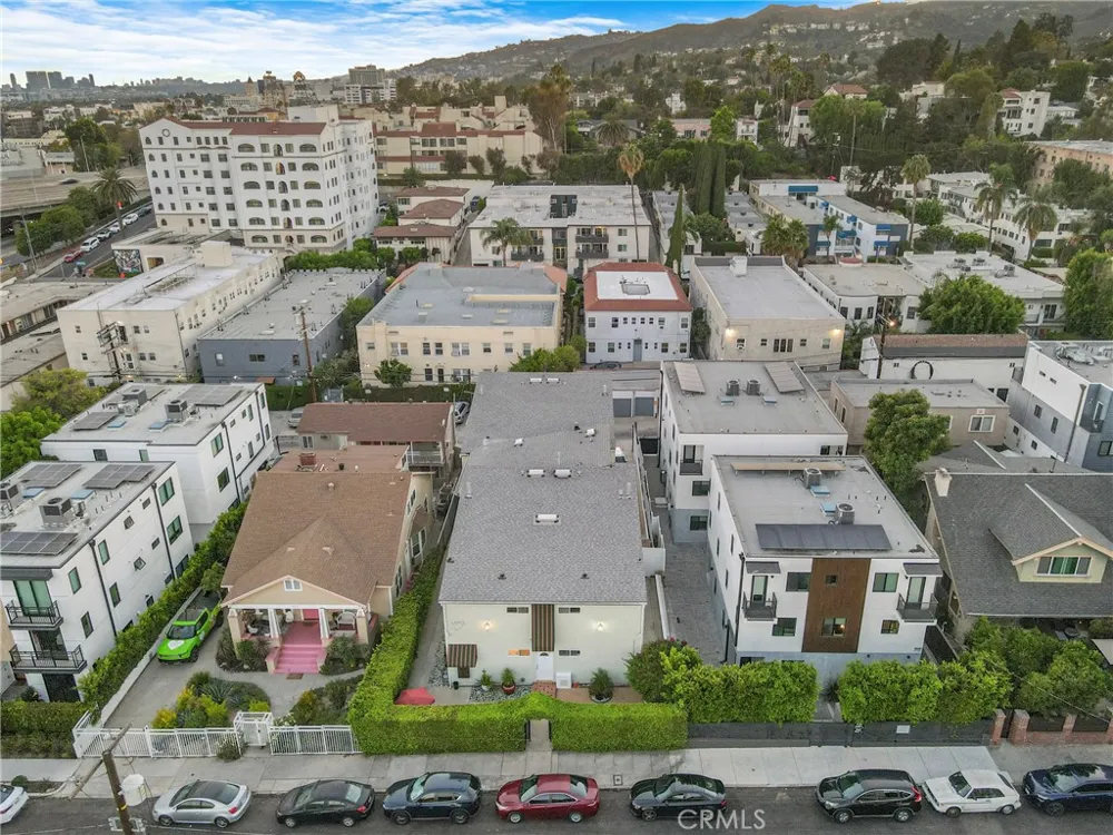1943 Vista Del Mar Los Angeles, CA 90068